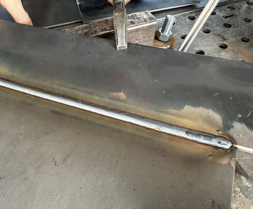 Заваръчен робот АВВ, робот за заваряване с Кеmррі заваръчен апарат