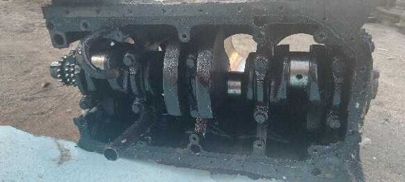 Продам двигатель по запчастям