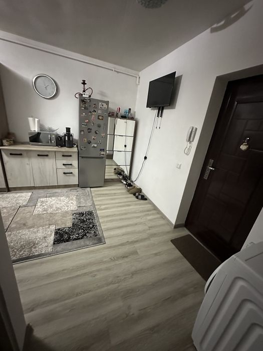 Vand apartament cu 2 camere