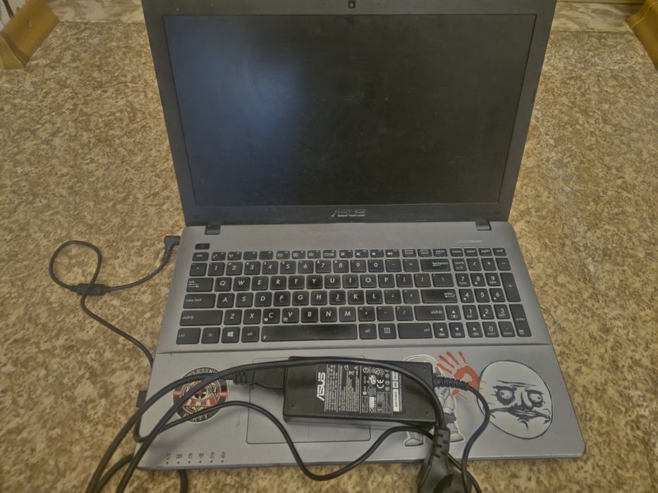 Ноутбук ASUS X550