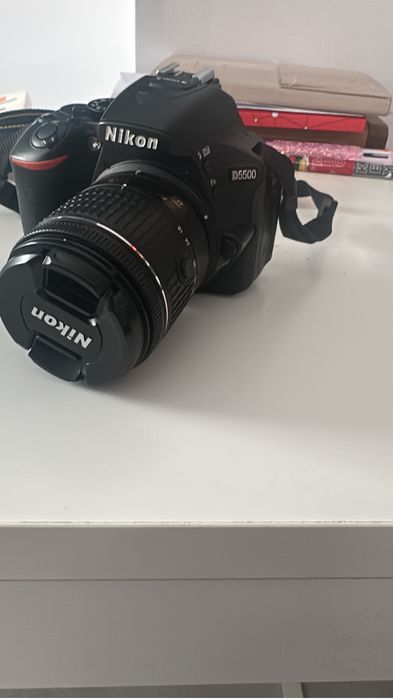 Nikon DSLR D5500 + Obiectiv 18-55 VR +Card 32GB + Geanta