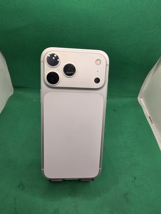 Iphone 17 Pro Max 256GB•Bateria 92%•Amanet Lazar Crangasi •58293