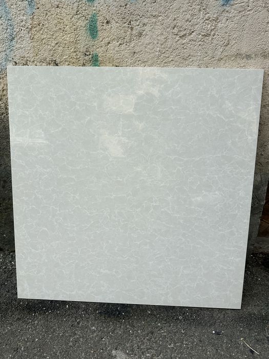 Gresie Portelanata de interior,crem cu model,80x80