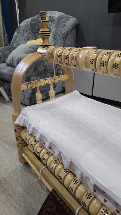 Бесик натуральное дерево