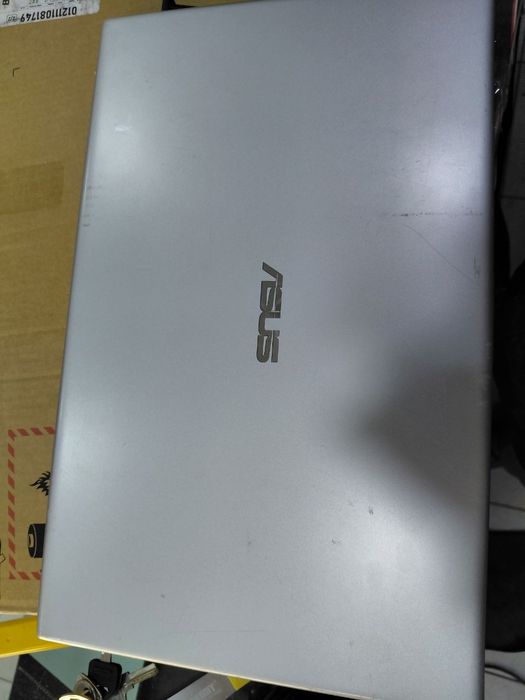 Noutbuk Asus Vivobook 17.3 ideal