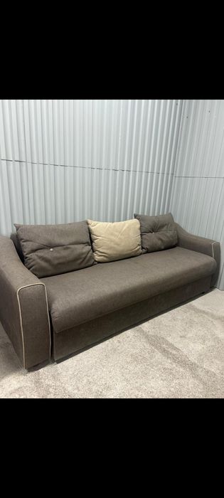 Диван с двумя креслами