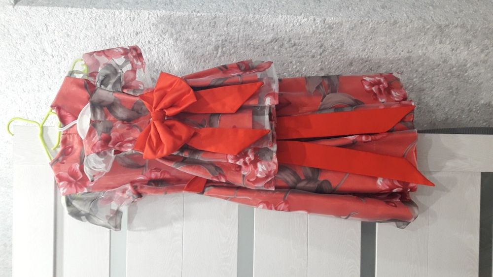 Платье размер от 6 м до 2х лет, и 38-42р.