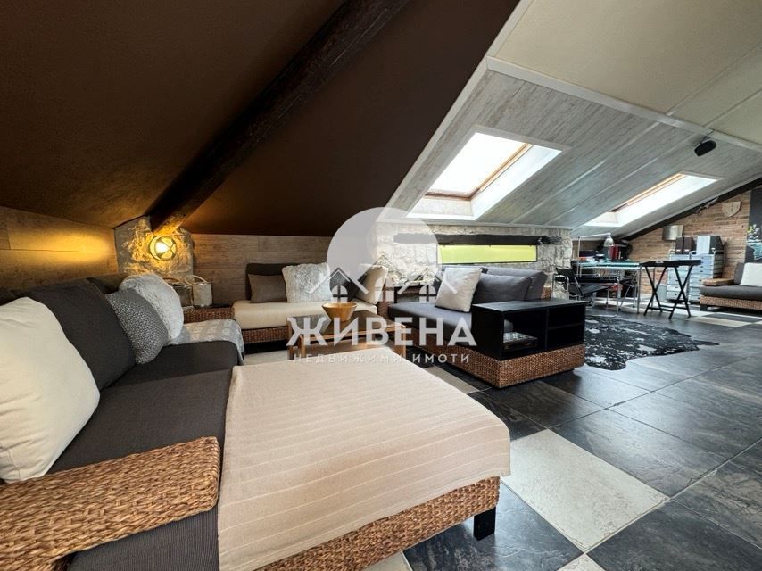 Продава луксозна къща в м-т Ален Мак