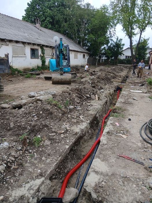 Închiriez miniexcavator 4.2t pt săpături fundații demolări terasari