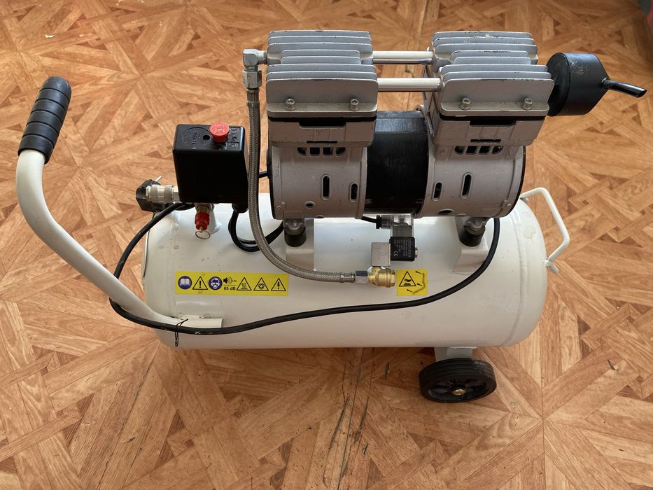 Продается безмасленый воздушный компресор