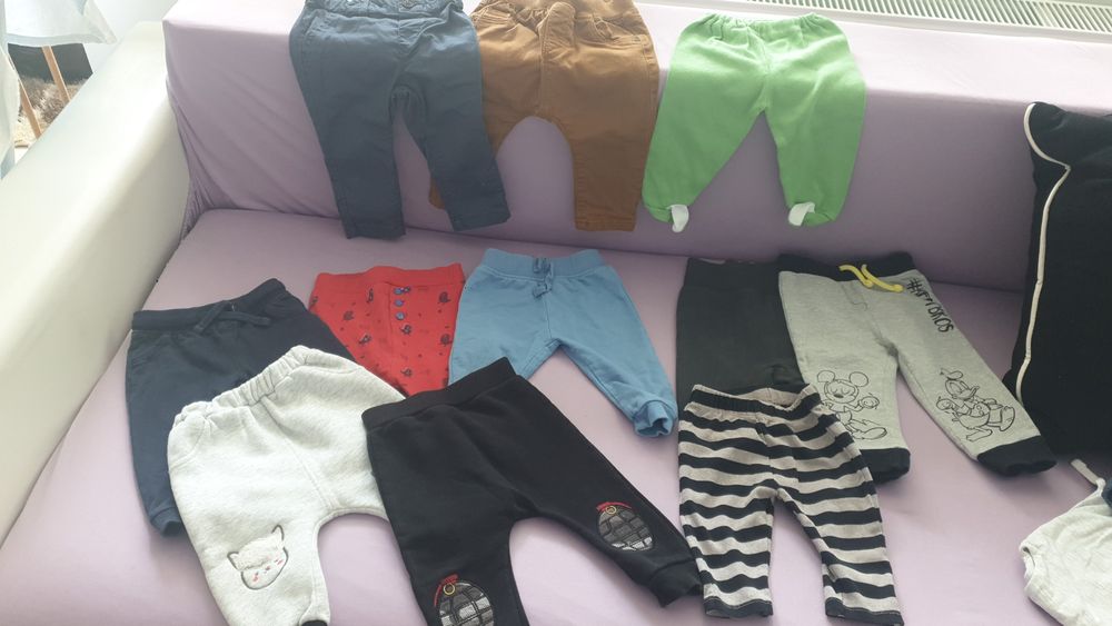 12 perechi pantaloni 68-74 baietel