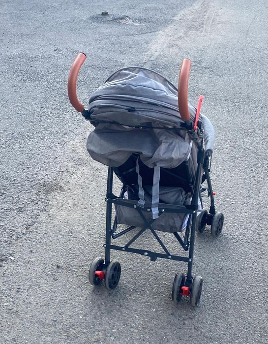 Продам новые коляска