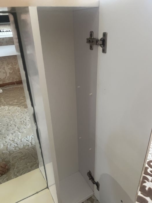 Зеркало для ванной со шкаычиком