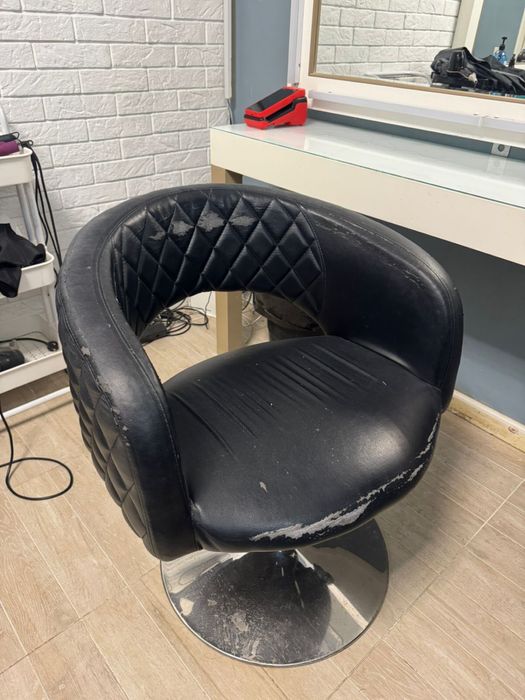 Продаеться мебель для салона красоты б/у