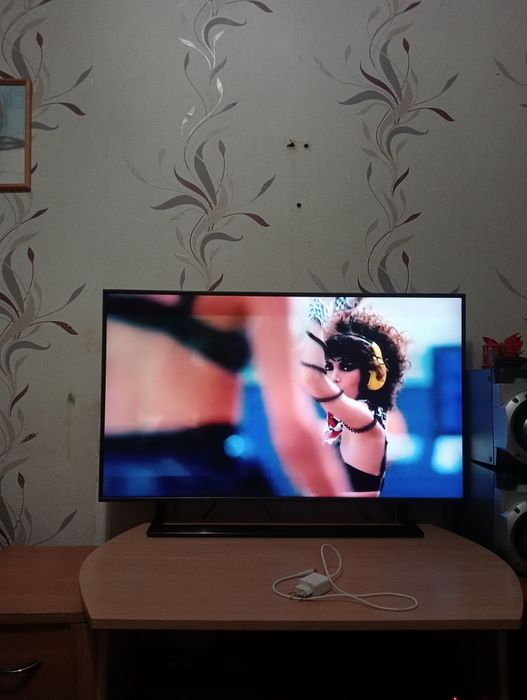 Продам телевизор в идеальном состоянии