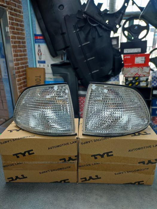 BMW E38 поворотники TYC дымчатые