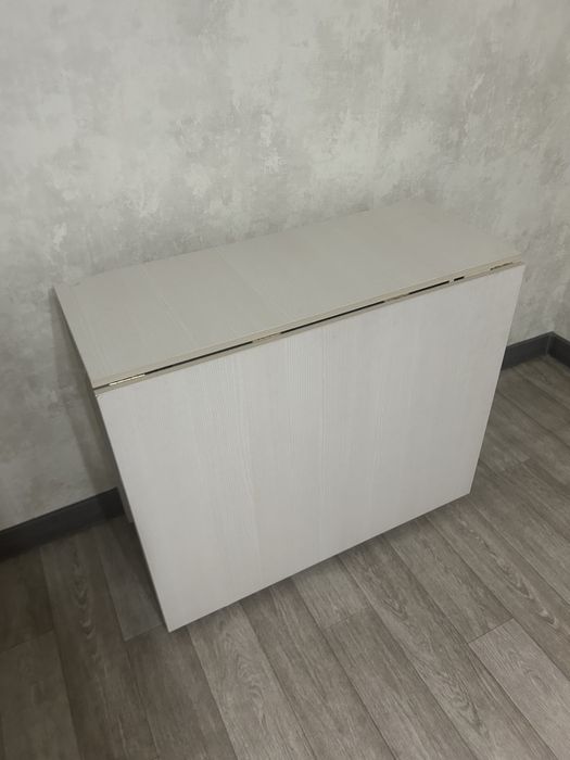Продам стол 3м !