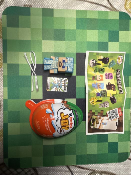 Фигурка kinder joy minecraft