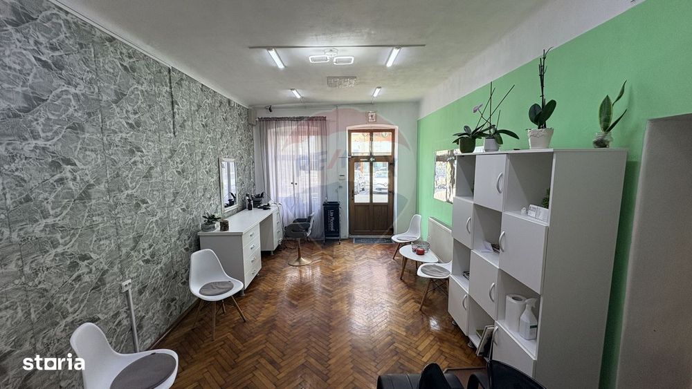 Spațiu comercial la strada + bar/cafenea în Centru Medias