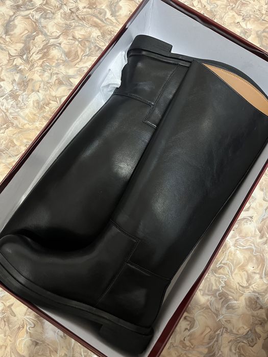 Сапоги новые.