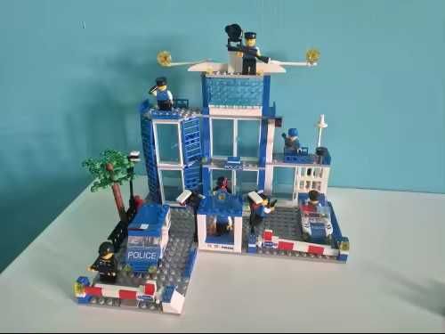 Set tip Lego Metropolitan Police cu 760 piese si 10 figurine