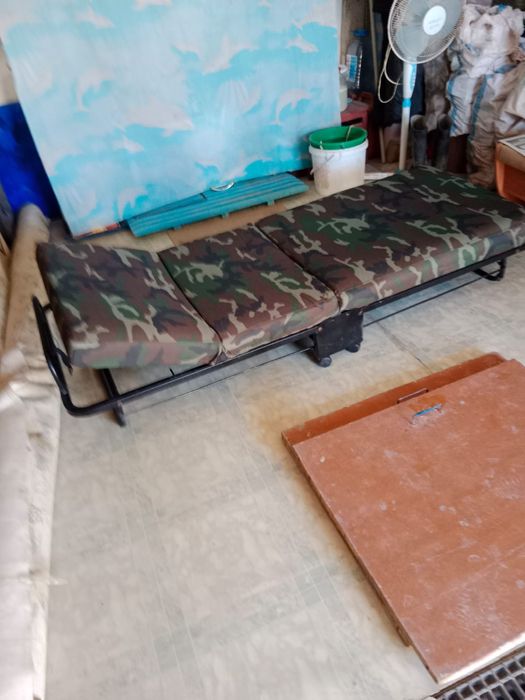 Продается отличная раскладная кровать.