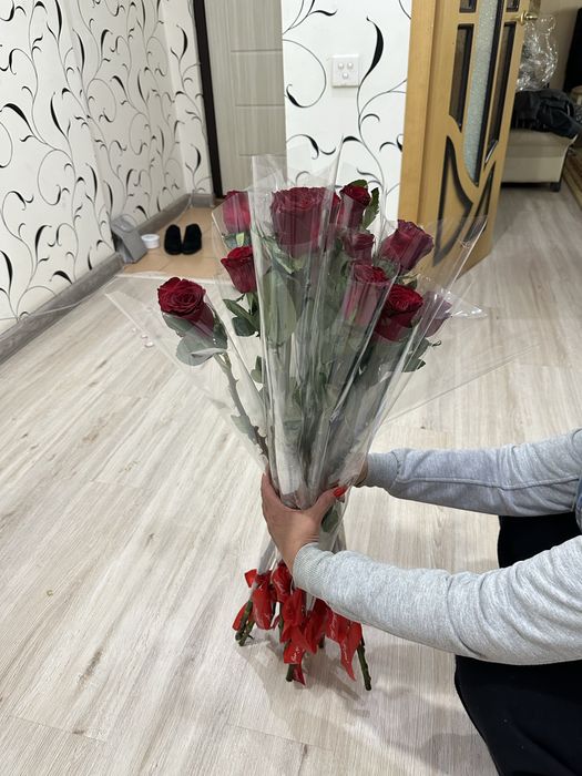 Букеты из роз и розовые