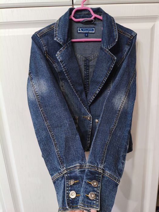 Geaca denim albastră