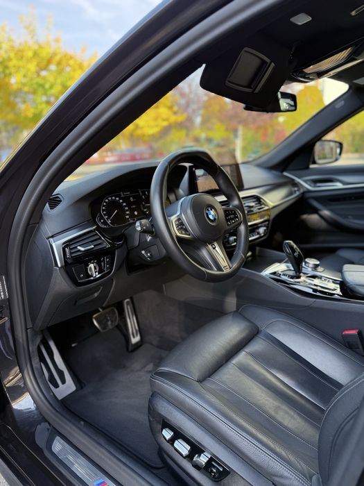 BMW G30LCI 520i MildHybrid M/Laser/Trapa/360/Garantie/Cheie display