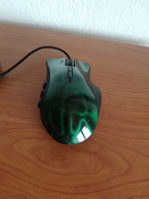 Razer Naga moba/action-rpg gaming mouse