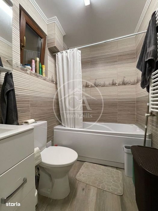 Casa de vanzare cu 3 camere tip duplex in zona Rogerius Oradea