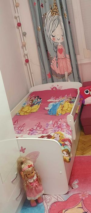 Детско легло с премахваща се преграда