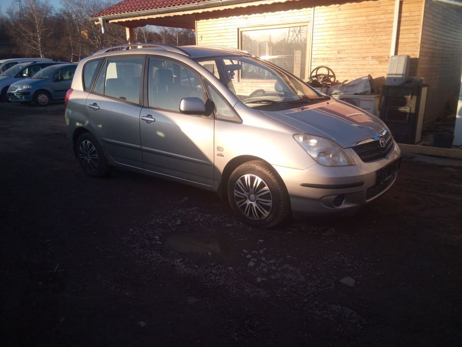 Тойота Корола Версо.2.0d4d