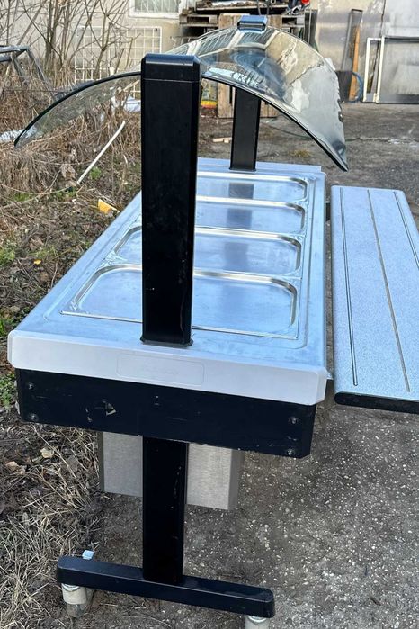 Salatiera cu racire (frigider )incorporat , autoservire