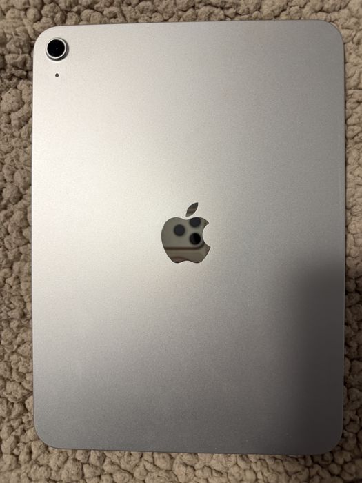Vând iPad (A16) 128 GB Wi-Fi, Silver, stare excelentă