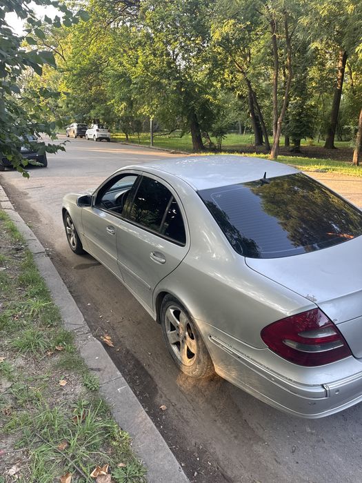MERCEDES-BENZ E-Class 2003 — imagine 4