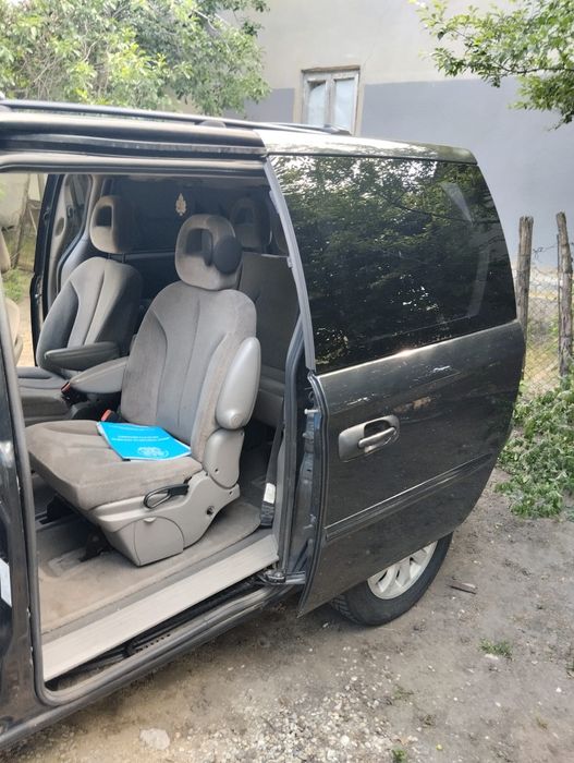 Vând Chrysler Voyager 2002