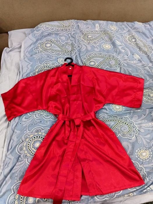 Халатик атласный новый