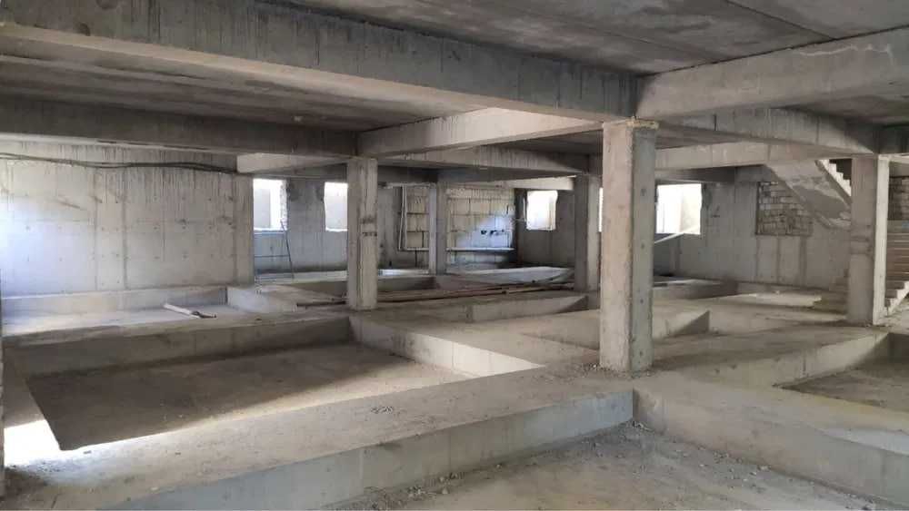 Отдельно стоящее здание 1656 м² в Чиланзаре | 10 соток |