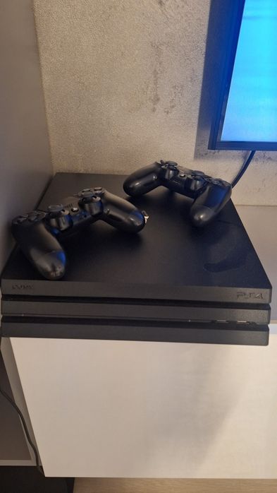 Play Station 4 PS4 Pro 1Tb