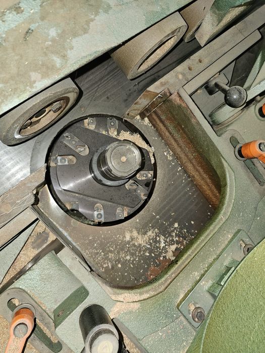 Freza usi si ferestre Okoma