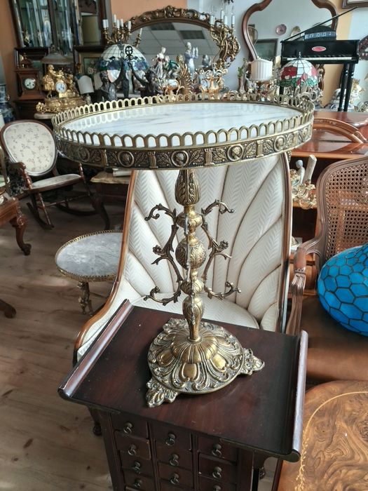 Бронзова масичка