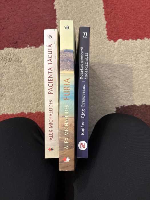 Carți polițiste in stare foarte bună