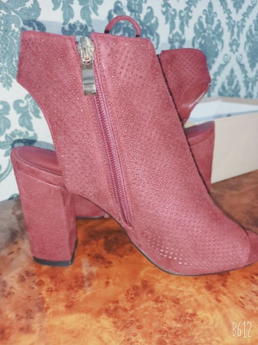 Женская обувь очень хороша