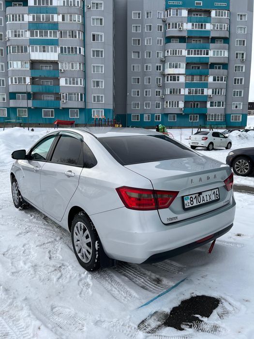 Машина, Веста состояние очень хорошое