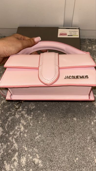 Geanta Jaquemus le Bambino powder pink pe stoc