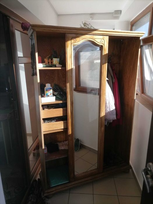 Vand garderoba cu structură din lemn masiv, stejar.