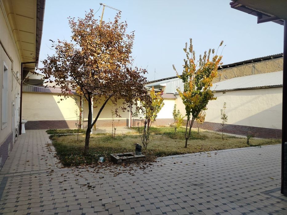 Продаётся коттедж под строительство клиника или гостиница