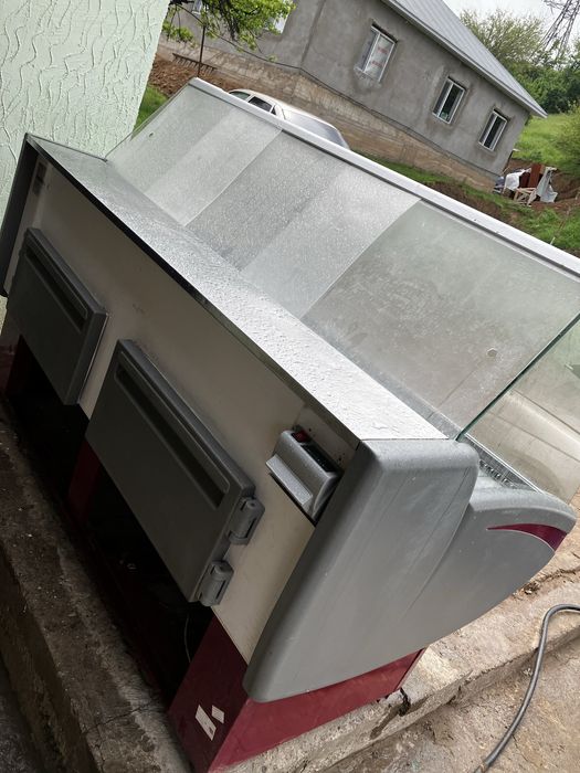 Ветринный холодильник