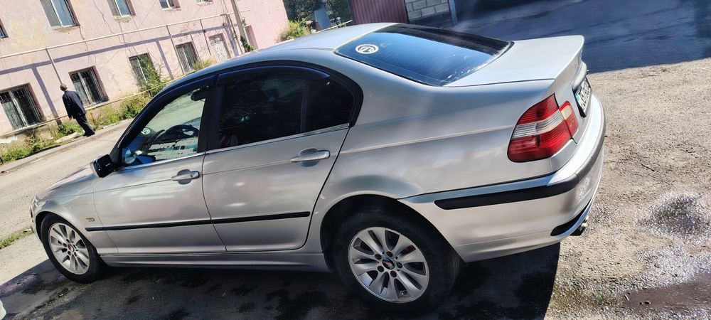 Продам BMW 330 живую)